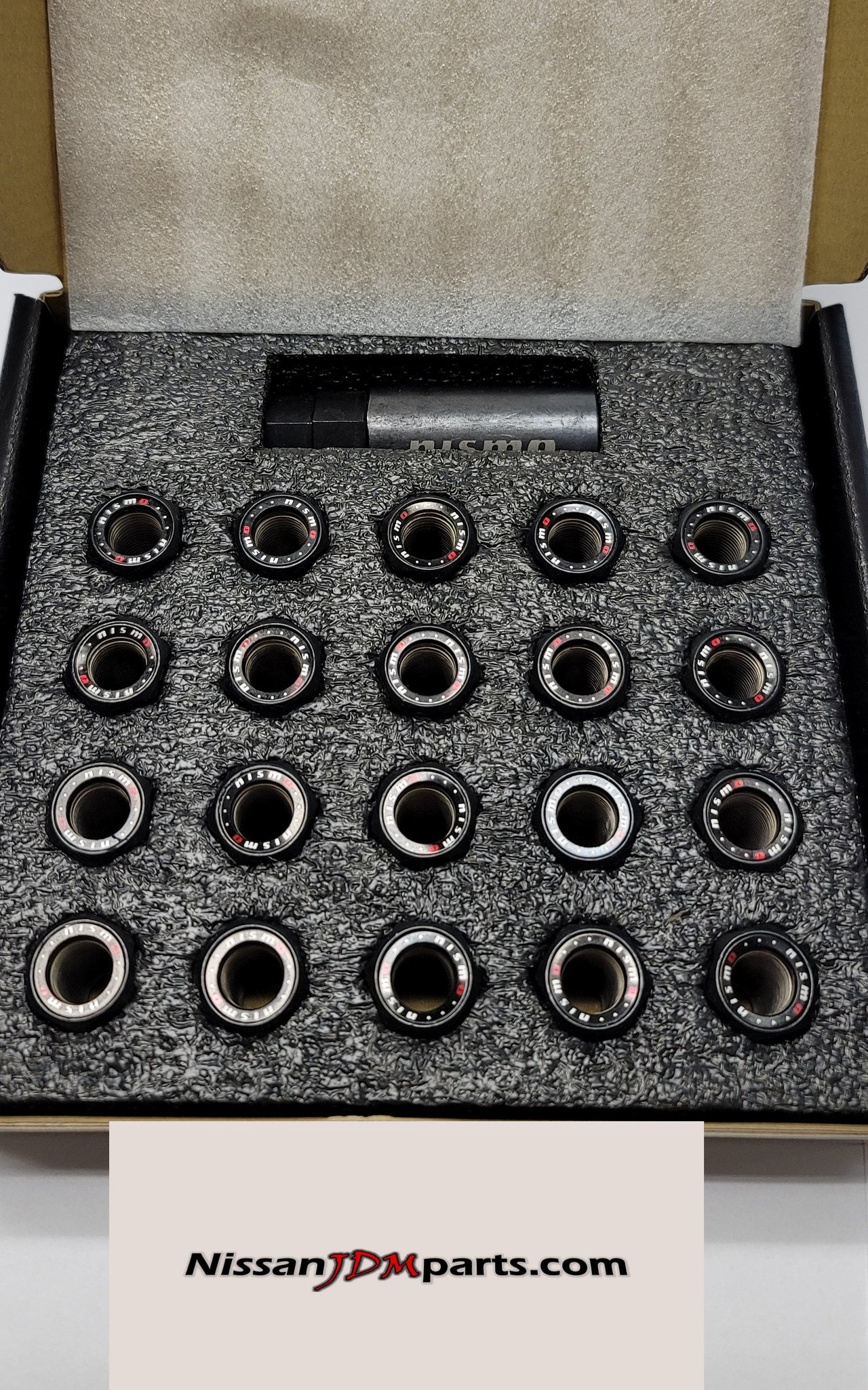 レダMEGA ゲルマニウム9mm Nismo Forged Steel Open Ended Lug Nuts 40220-TUN01
